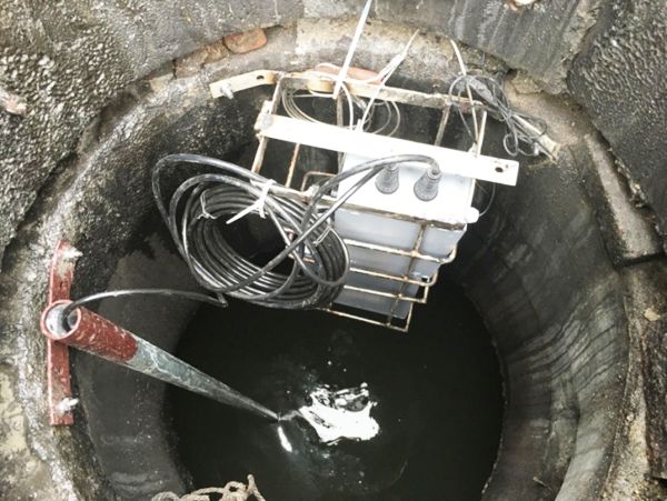 临安区水位检测井